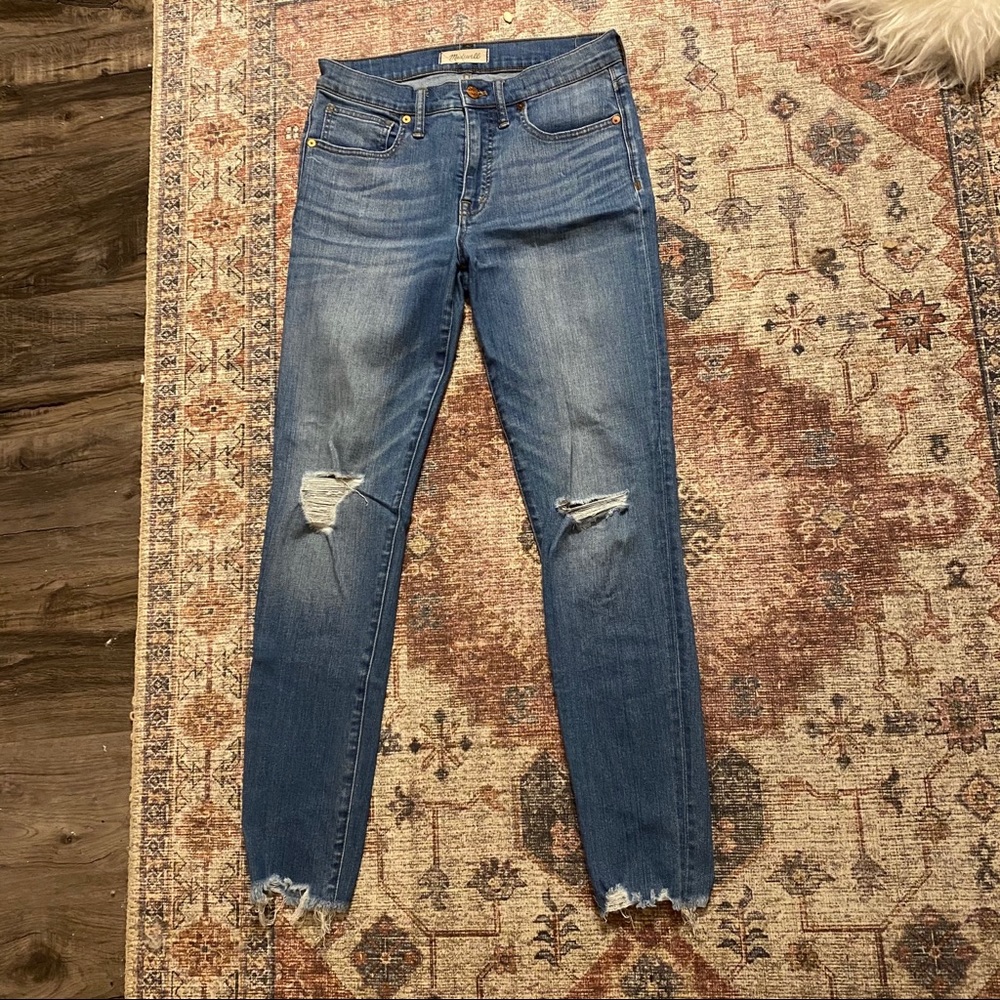 Madewell 9” High Rise Skinny w/ Distressed Hem